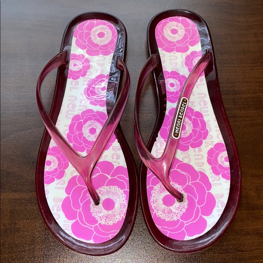 Henri Bendel Jelly Flops